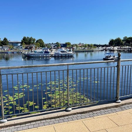 Five Bedroom Waterfront House Carrick-on-Shannon Exterior photo